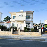 House in Republic of Cyprus, Eparchia Larnakas, 250 sq.m.