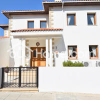 House in Republic of Cyprus, Eparchia Larnakas, Larnaca, 430 sq.m.