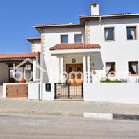 House in Republic of Cyprus, Eparchia Larnakas, Larnaca, 430 sq.m.