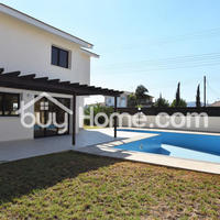 House in Republic of Cyprus, Eparchia Larnakas, 205 sq.m.
