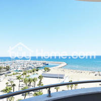 Flat at the first line of the sea / lake in Republic of Cyprus, Larnaca, 140 sq.m.