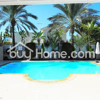 House in Republic of Cyprus, Eparchia Larnakas, 204 sq.m.