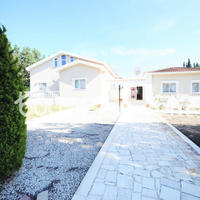 Дом на Кипре, Ларнака, 607 кв.м.