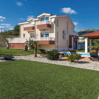 House in Croatia, Splitsko-Dalmatinska Zupanija, 265 sq.m.