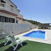 Дом в Хорватии, Медулин, 230 кв.м.