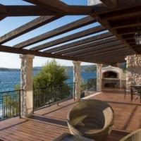Villa at the first line of the sea / lake in Croatia, Medulin, 289 sq.m.
