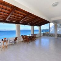 Дом на первой линии моря/озера в Хорватии, Медулин, 232 кв.м.