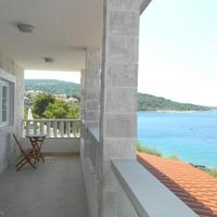 Дом на первой линии моря/озера в Хорватии, Медулин, 232 кв.м.