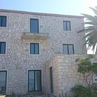 Flat at the first line of the sea / lake in Croatia, Makarska, 86 sq.m.