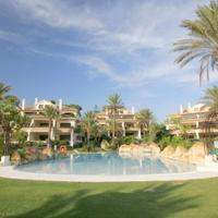 Апартаменты на первой линии моря/озера в Испании, Каталония, Багур, 197 кв.м.