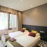 Апартаменты на первой линии моря/озера в Испании, Каталония, Багур, 197 кв.м.