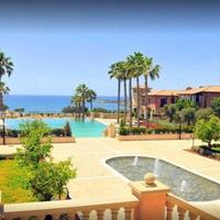 Апартаменты на первой линии моря/озера на Кипре, Лимасол, 110 кв.м.