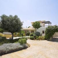Villa at the first line of the sea / lake in Republic of Cyprus, Steni, 132 sq.m.