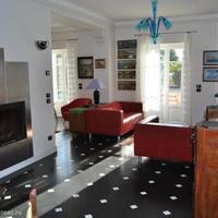 Вилла на второй линии моря/озера в Италии, Вентимилья, 300 кв.м.