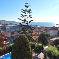 Вилла на второй линии моря/озера в Италии, Вентимилья, 300 кв.м.