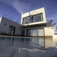 Villa in Spain, Comunitat Valenciana, Alicante, 197 sq.m.