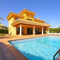 Villa in Spain, Comunitat Valenciana, Alicante, 270 sq.m.
