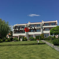 Отель (гостиница) на первой линии моря/озера в Болгарии, Бургасская область, Елените, 2250 кв.м.