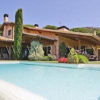 Дом в пригороде в Испании, Андалусия, Марбелья, 689 кв.м.