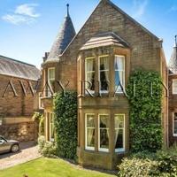 В Великобритании на продажу выставили дом шириной 2 метра