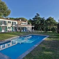 Villa in the suburbs in Guyane, 437 sq.m.