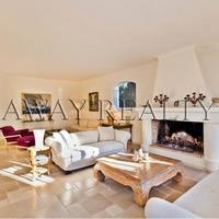 Villa in the suburbs in Guyane, 437 sq.m.