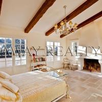 Villa in the suburbs in Guyane, 437 sq.m.