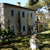 Villa in the suburbs in Guyane, 437 sq.m.