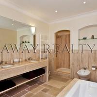 Villa in the suburbs in Guyane, 437 sq.m.