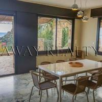 Villa at the first line of the sea / lake in Guyane, 500 sq.m.