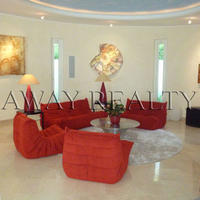 Villa in the suburbs in Guyane, 1860 sq.m.