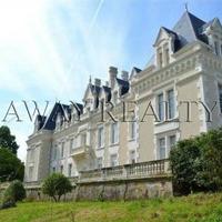 Отель (гостиница) в пригороде во Французской Гвиане, 3000 кв.м.