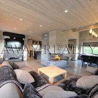 Chalet in the suburbs in Guyane, 400 sq.m.