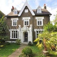 House in the suburbs in United Kingdom, England, Wandsworth