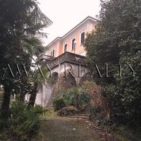 Вилла в пригороде в Италии, Комо, 630 кв.м.