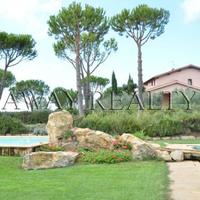 Production in the suburbs in Italy, Pienza, 740 sq.m.