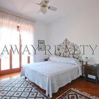 Дом в пригороде в Италии, Пьенца, 360 кв.м.