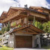 Chalet in the suburbs in Switzerland, Lens, 215 sq.m.