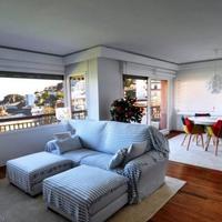 Apartment at the first line of the sea / lake in Spain, Catalunya, Girona, 140 sq.m.