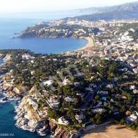 Villa at the second line of the sea / lake in Spain, Catalunya, Girona, 337 sq.m.