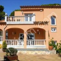 Villa in Spain, Catalunya, Girona, 380 sq.m.