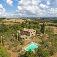 Дом в пригороде в Италии, Пьенца, 395 кв.м.