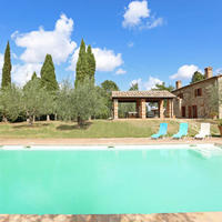 Дом в пригороде в Италии, Пьенца, 395 кв.м.