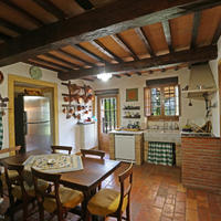 Дом в пригороде в Италии, Пьенца, 395 кв.м.