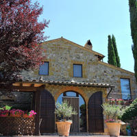 Дом в пригороде в Италии, Тоскана, Пьенца, 225 кв.м.