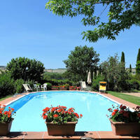 Дом в пригороде в Италии, Тоскана, Пьенца, 225 кв.м.