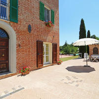 House in the suburbs in Italy, Pisa, 445 sq.m.