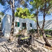 Aparthotel at the first line of the sea / lake, in the suburbs in Italy, Savignano Irpino, 430 sq.m.