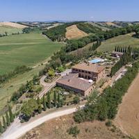 Дом в пригороде в Италии, Палау, 1200 кв.м.