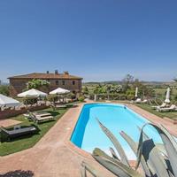 Дом в пригороде в Италии, Палау, 1200 кв.м.